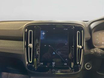 Volvo XC40 1.5 T3 R-Design SUV 5dr Petrol Manual Euro 6 (s/s) (163 ps)