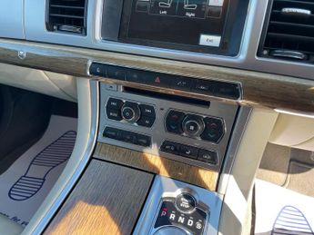 Jaguar XF 3.0d V6 Premium Luxury Auto Euro 5 (s/s) 4dr