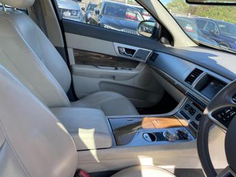 Jaguar XF 3.0d V6 Premium Luxury Auto Euro 5 (s/s) 4dr