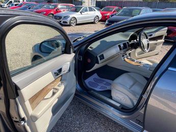 Jaguar XF 3.0d V6 Premium Luxury Auto Euro 5 (s/s) 4dr