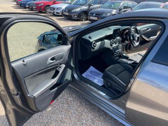 Mercedes-Benz A Class 1.5 A180d AMG Line 7G-DCT Euro 6 (s/s) 5dr