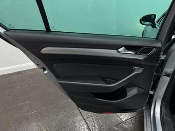 Volkswagen Passat 1.6 TDI SE Business DSG Euro 6 (s/s) 4dr