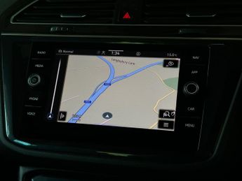 Volkswagen Tiguan 1.5 TSI R-Line DSG Euro 6 (s/s) 5dr