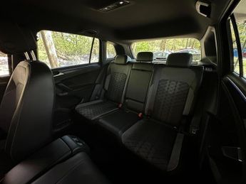 Volkswagen Tiguan 1.5 TSI R-Line DSG Euro 6 (s/s) 5dr