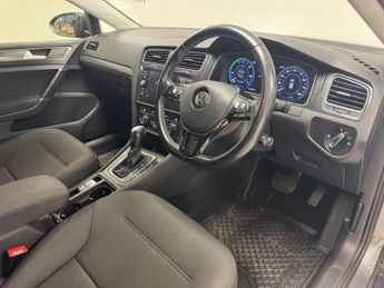 Volkswagen e-Golf 35.8kWh e-Golf Auto 5dr