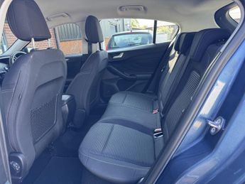 Ford Focus 1.0T EcoBoost Titanium Auto Euro 6 (s/s) 5dr