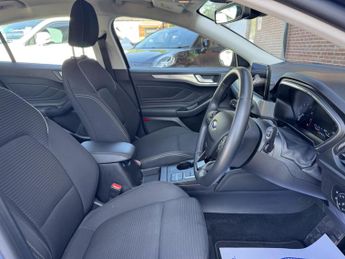 Ford Focus 1.0T EcoBoost Titanium Auto Euro 6 (s/s) 5dr