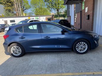 Ford Focus 1.0T EcoBoost Titanium Auto Euro 6 (s/s) 5dr