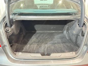 Jaguar XE 2.0d R-Sport Auto AWD Euro 6 (s/s) 4dr