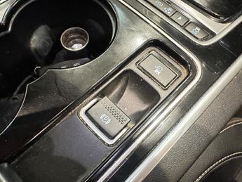 Jaguar XE 2.0d R-Sport Auto AWD Euro 6 (s/s) 4dr