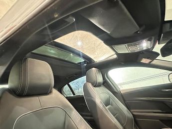 Jaguar XE 2.0d R-Sport Auto AWD Euro 6 (s/s) 4dr