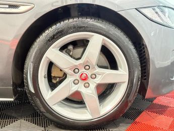 Jaguar XE 2.0d R-Sport Auto AWD Euro 6 (s/s) 4dr