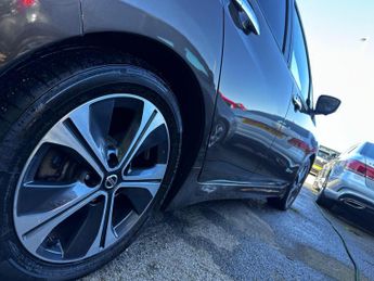 Nissan Leaf 40kWh Tekna Auto 5dr