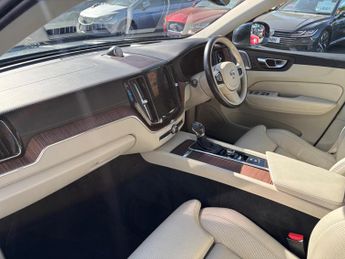 Volvo XC60 2.0 D5 PowerPulse Inscription Pro Auto AWD Euro 6 (s/s) 5dr