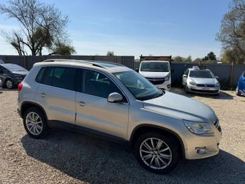 Volkswagen Tiguan 2.0 TDI Sport DSG 4WD Euro 5 5dr