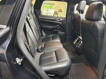 Porsche Cayenne 3.0 V6 E-Hybrid S TiptronicS 4WD Euro 6 (s/s) 5dr