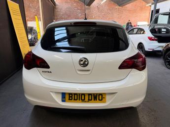 Vauxhall Astra 1.6 16v SRi Euro 5 5dr