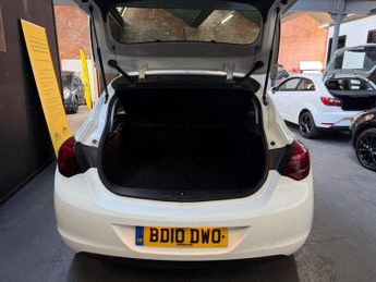 Vauxhall Astra 1.6 16v SRi Euro 5 5dr