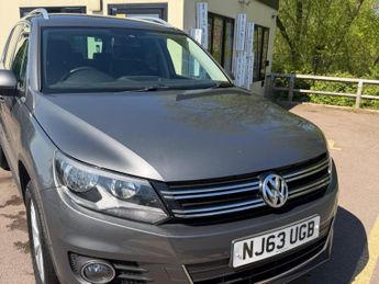 Volkswagen Tiguan 2.0 TDI BlueMotion Tech SE DSG 4WD Euro 5 (s/s) 5dr