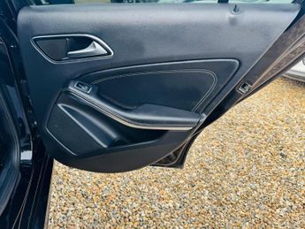 Mercedes-Benz A Class 1.5 A180d Sport 7G-DCT Euro 6 (s/s) 5dr