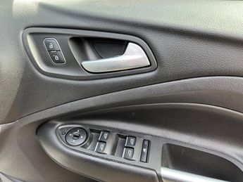 Ford Kuga 1.5T EcoBoost ST-Line X Auto AWD Euro 6 (s/s) 5dr