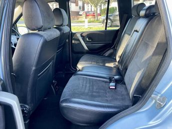 LAND ROVER FREELANDER DIESEL ESTATE 2.0 TD4 SE STATION WAGON 5DR Automatic