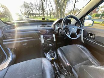 LAND ROVER FREELANDER DIESEL ESTATE 2.0 TD4 SE STATION WAGON 5DR Automatic