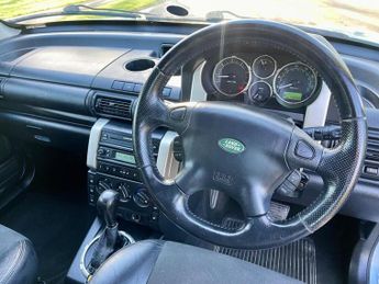 LAND ROVER FREELANDER DIESEL ESTATE 2.0 TD4 SE STATION WAGON 5DR Automatic