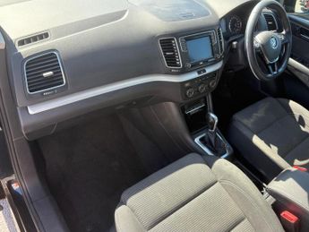 Volkswagen Sharan 2.0 TDI SE Nav DSG Euro 6 (s/s) 5dr