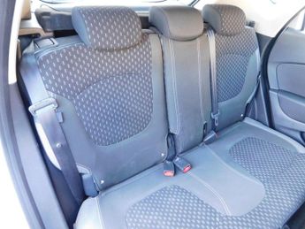 Renault Captur 1.2 TCe ENERGY Dynamique Nav EDC Euro 6 (s/s) 5dr