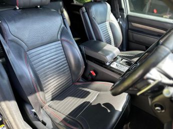 Land Rover Discovery 3.0 TD V6 HSE Luxury Auto 4WD Euro 6 (s/s) 5dr