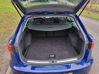 SEAT Leon 1.6 TDI SE Dynamic Technology ST 5dr Diesel DSG (s/s) (115 ps)