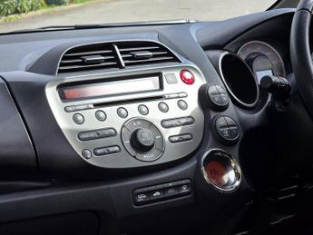 Honda Jazz 1.4 i-VTEC EX Hatchback 5dr Petrol CVT Euro 5 (99 ps)