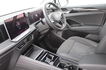 Volkswagen Tiguan 1.5 TSI eHybrid 19.7kWh Elegance SUV 5dr Petrol Plug-in Hybrid D