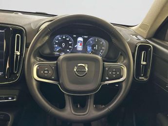 Volvo XC40 2.0 D4 Inscription Pro SUV 5dr Diesel Auto AWD Euro 6 (s/s) (190