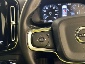 Volvo XC40 2.0 D4 Inscription Pro SUV 5dr Diesel Auto AWD Euro 6 (s/s) (190