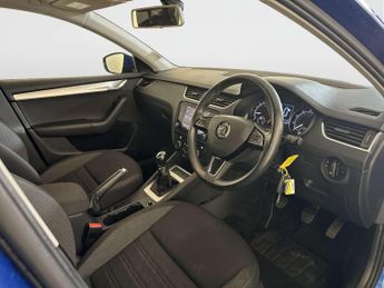 Skoda Octavia 1.6 TDI SE Drive Estate 5dr Diesel Manual Euro 6 (s/s) (115 ps)