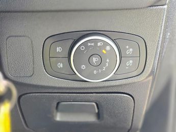 Ford Focus 1.0T EcoBoost Zetec Auto Euro 6 (s/s) 5dr