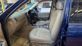 Ford Explorer 4.0 XLT 7 SEATS LEATHER LOW MILEAGE