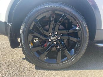 Land Rover Discovery Sport 2.0 TD4 HSE Black Auto 4WD Euro 6 (s/s) 5dr