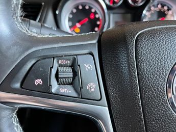 Vauxhall Mokka 1.6 Exclusiv 2WD Euro 5 (s/s) 5dr