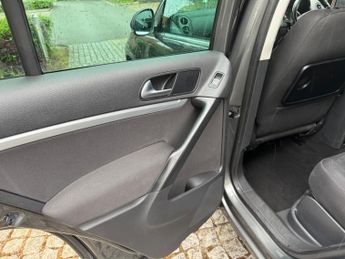 Volkswagen Tiguan 2.0 TDI BlueMotion Tech Match DSG 4WD Euro 6 (s/s) 5dr