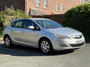 Vauxhall Astra 1.7 CDTi SE Hatchback 5dr Diesel Manual Euro 5 (110 ps)
