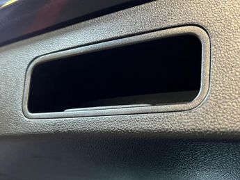 MG MG4 64kWh SE Long Range Auto 5dr