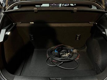 MG MG4 64kWh SE Long Range Auto 5dr