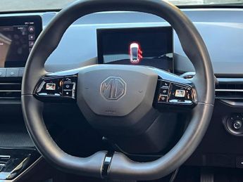 MG MG4 64kWh SE Long Range Auto 5dr