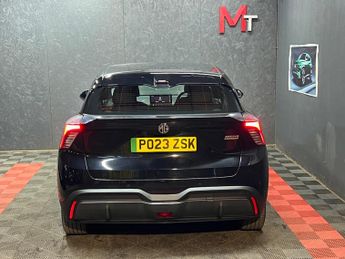 MG MG4 64kWh SE Long Range Auto 5dr