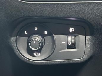 MG MG4 64kWh Trophy Long Range Auto 5dr