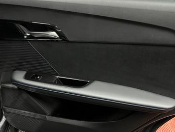 MG MG4 64kWh Trophy Long Range Auto 5dr