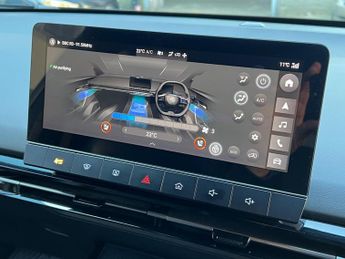 MG MG4 64kWh Trophy Long Range Auto 5dr